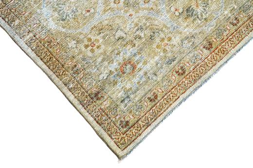 Hand-knotted Heriz rug